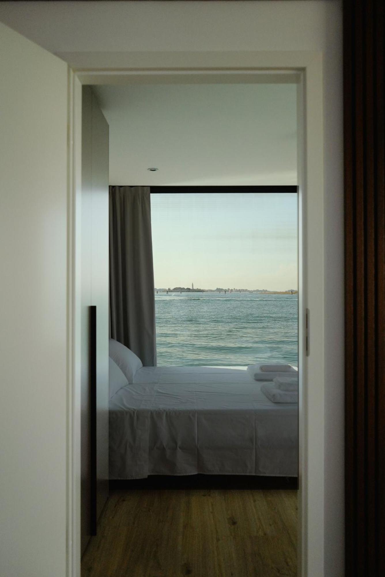 Aqva The Exclusive Water Loft In *