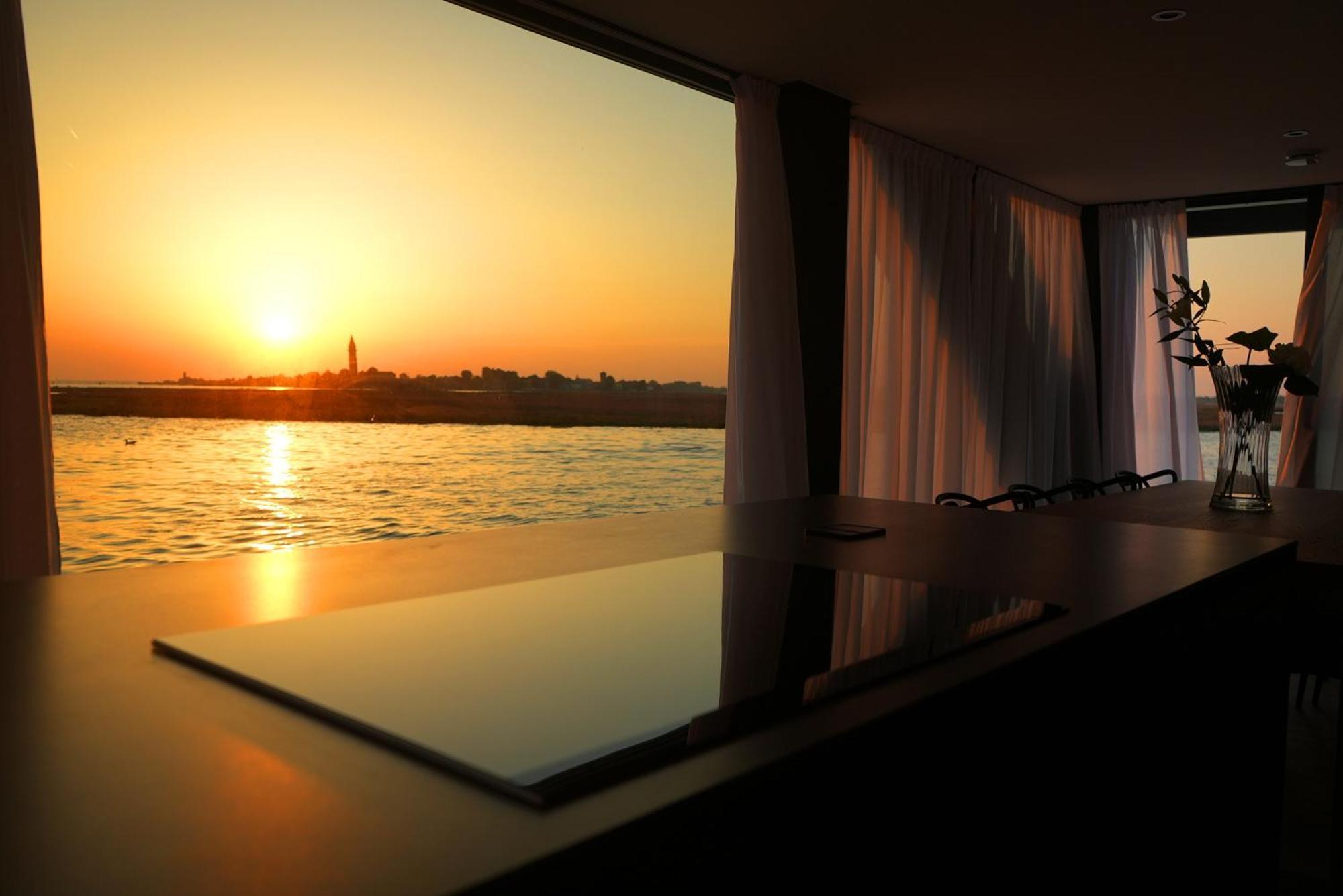 Aqva The Exclusive Water Loft In